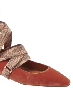 ULLA JOHNSON Arlo Ribbon Ballet Flat - Redwood -ULLA JOHNSON FA231017 RIBBONBALLET AMBERVELVET c r