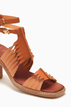 ULLA JOHNSON Madeira Heel - Sierra 6 ULLA JOHNSON Madeira Heel - Sierra -ULLA JOHNSON PF231021 MadeiraTwistedContrastHighHeel Sierra c r web