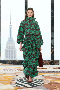 ULLA JOHNSON Kamara Blouse - Malachite 9 ULLA JOHNSON Kamara Blouse - Malachite -ULLA JOHNSON UJ AW23 54 Filippo 3c722497 be55 4459 a2a9 f8b3f8aa4441 scaled