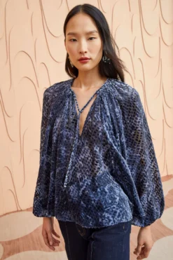 ULLA JOHNSON Pauline Blouse - Marine 7 ULLA JOHNSON Pauline Blouse - Marine -ULLA JOHNSON ULLA JOHNSON Pauline Blouse MARINE 0039